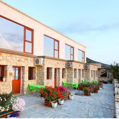 Vila Dena Vlore Bagian luar foto