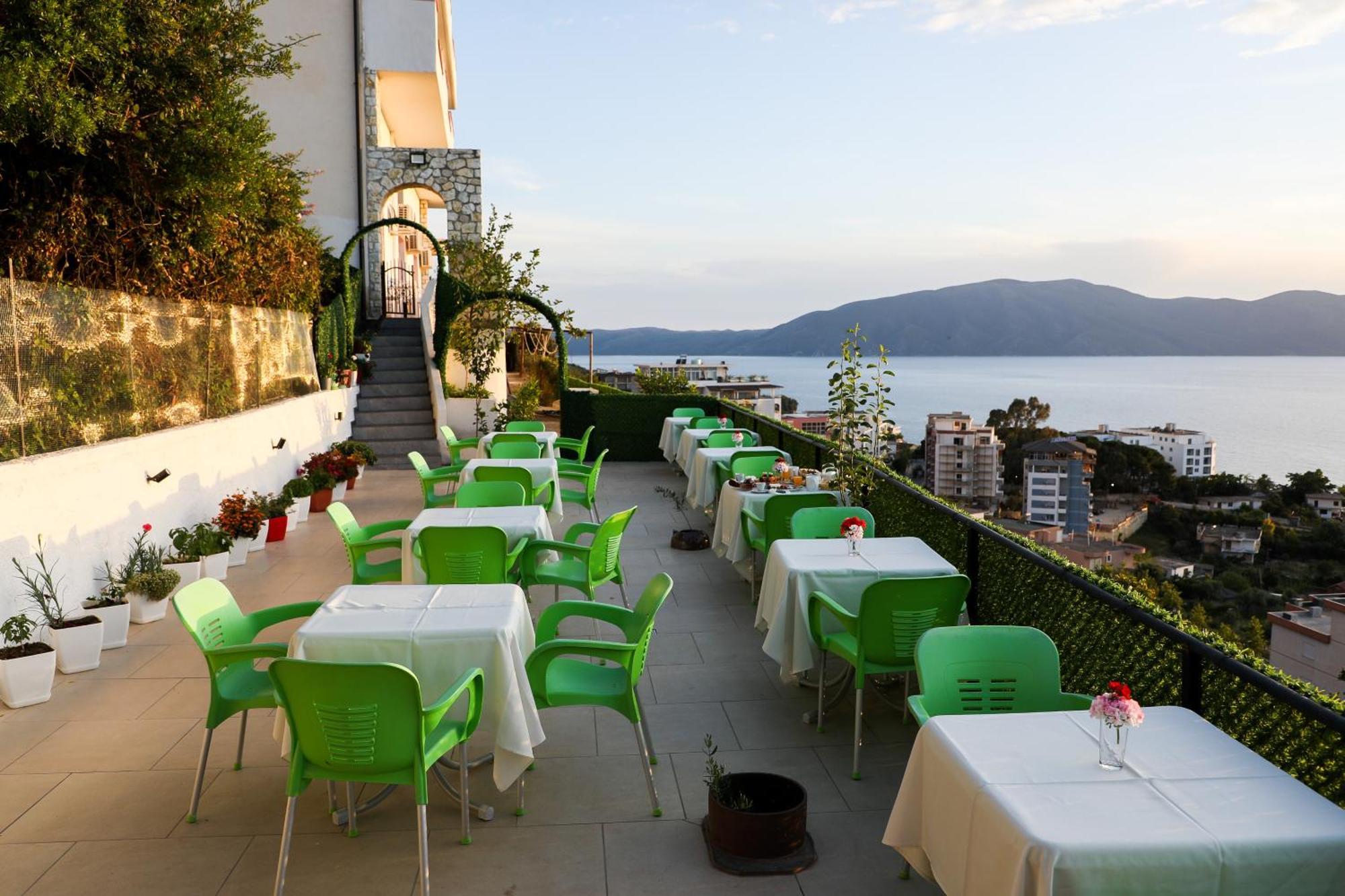 Vila Dena Vlore Bagian luar foto