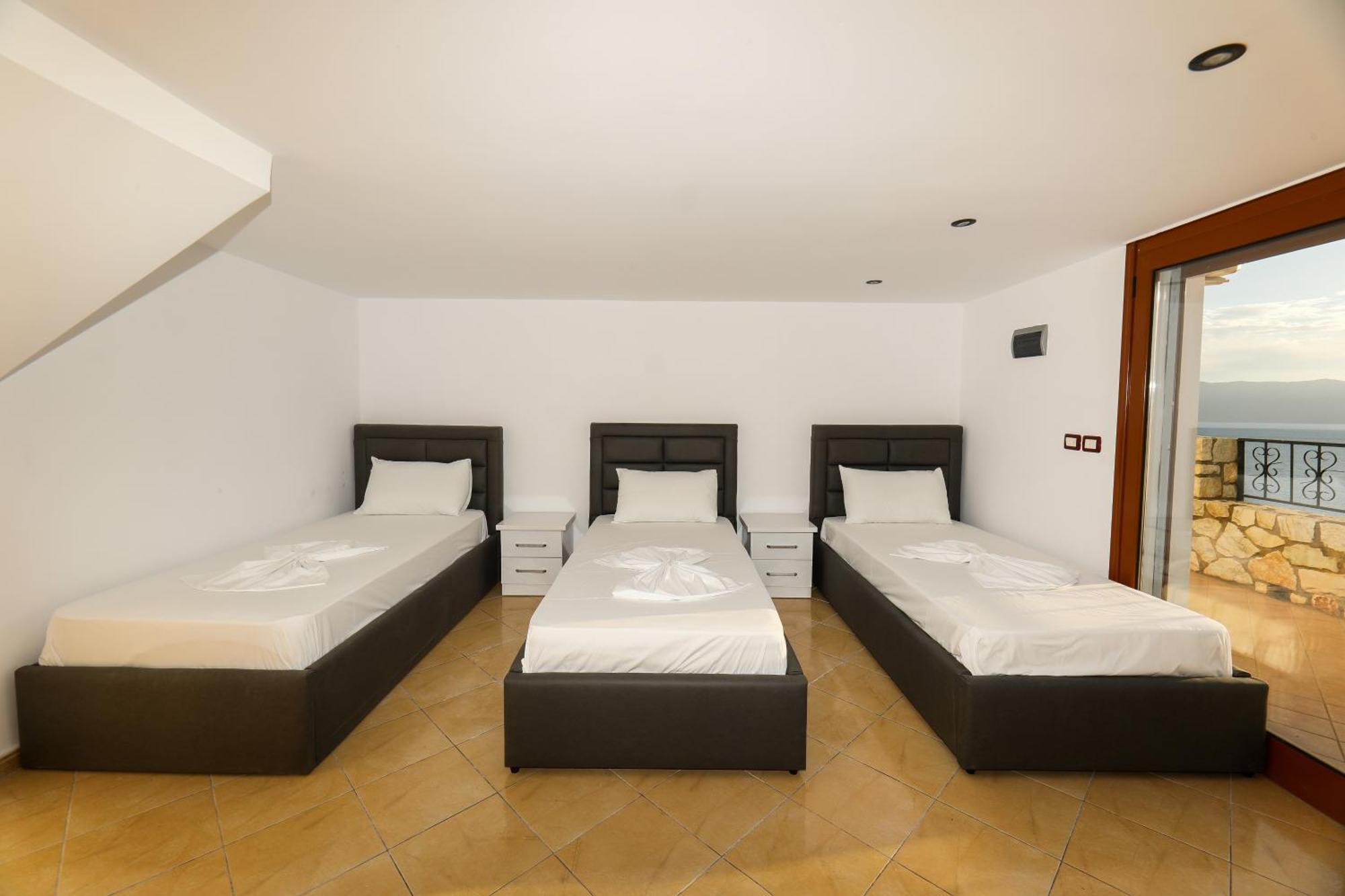 Vila Dena Vlore Bagian luar foto