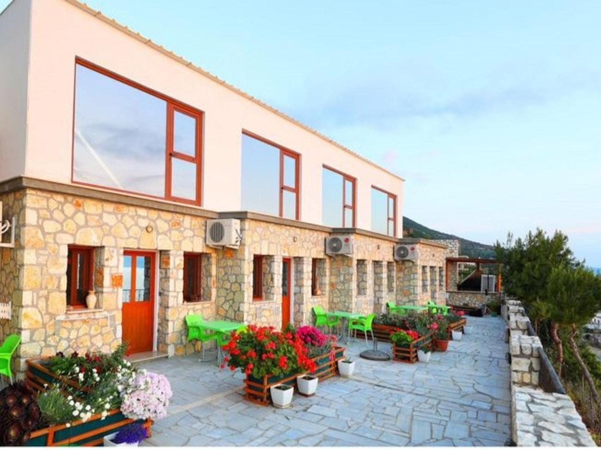 Vila Dena Vlore Bagian luar foto