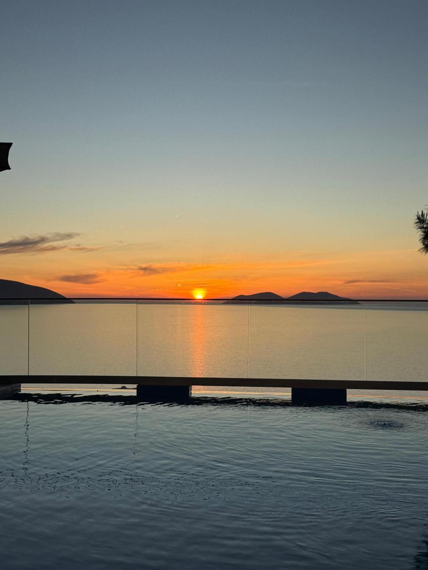 Vila Dena Vlore Bagian luar foto
